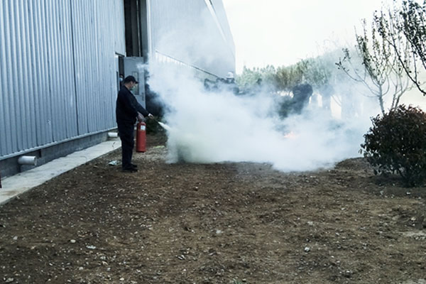 公司组织开展安全教育培训暨消防演练活动